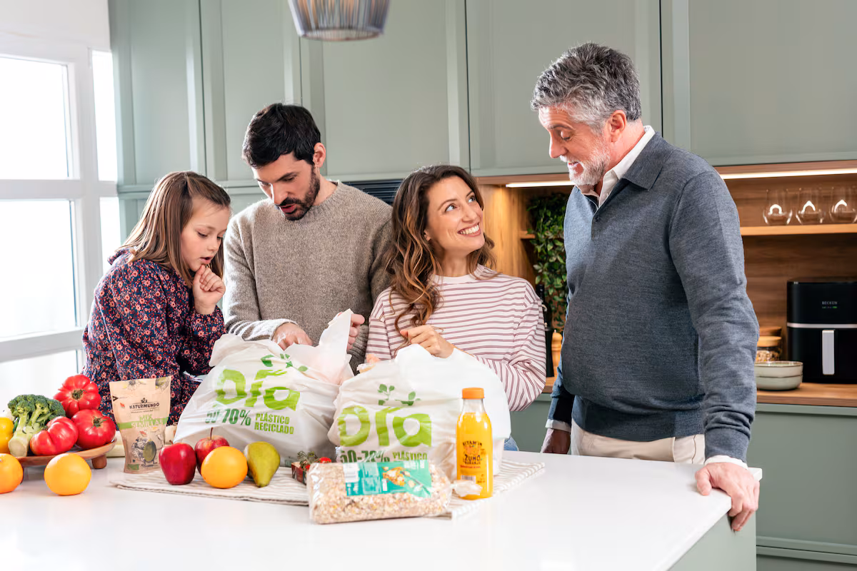 Así se preparan los consumidores para ahorrar en su cesta de la compra navideña EL PAÍS