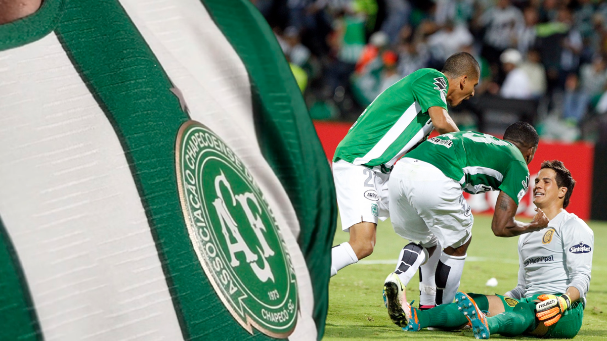Chapecoense estrena camiseta en homenaje a Atlético Nacional, el club que pidió que le entregaran el título de la Copa Sudamericana 2016 Chapecoense estrena camiseta en homenaje a Atlético Nacional, el club que pidió que le entregaran el título de la Copa Sudamericana 2016