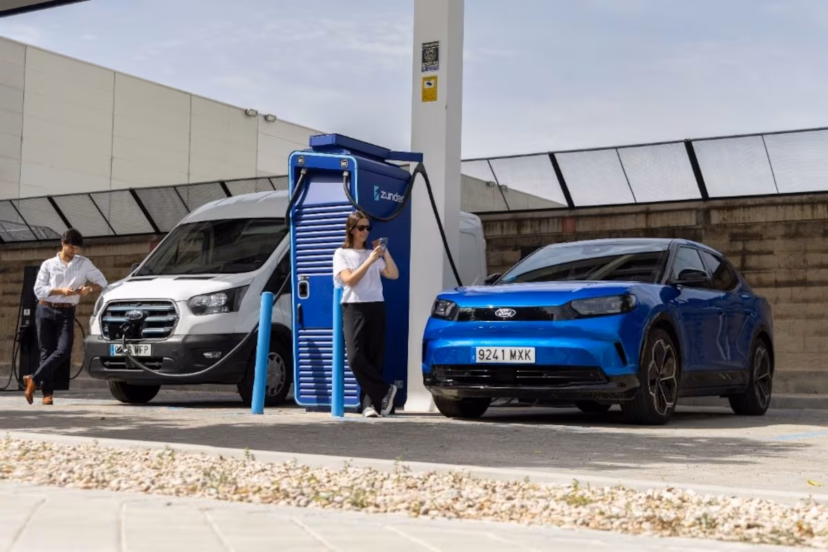 Claves de las nuevas ayudas al coche eléctrico: ¿cuándo entra en vigor el Auto+? ¿Qué lo diferencia del Moves? EL PAÍS