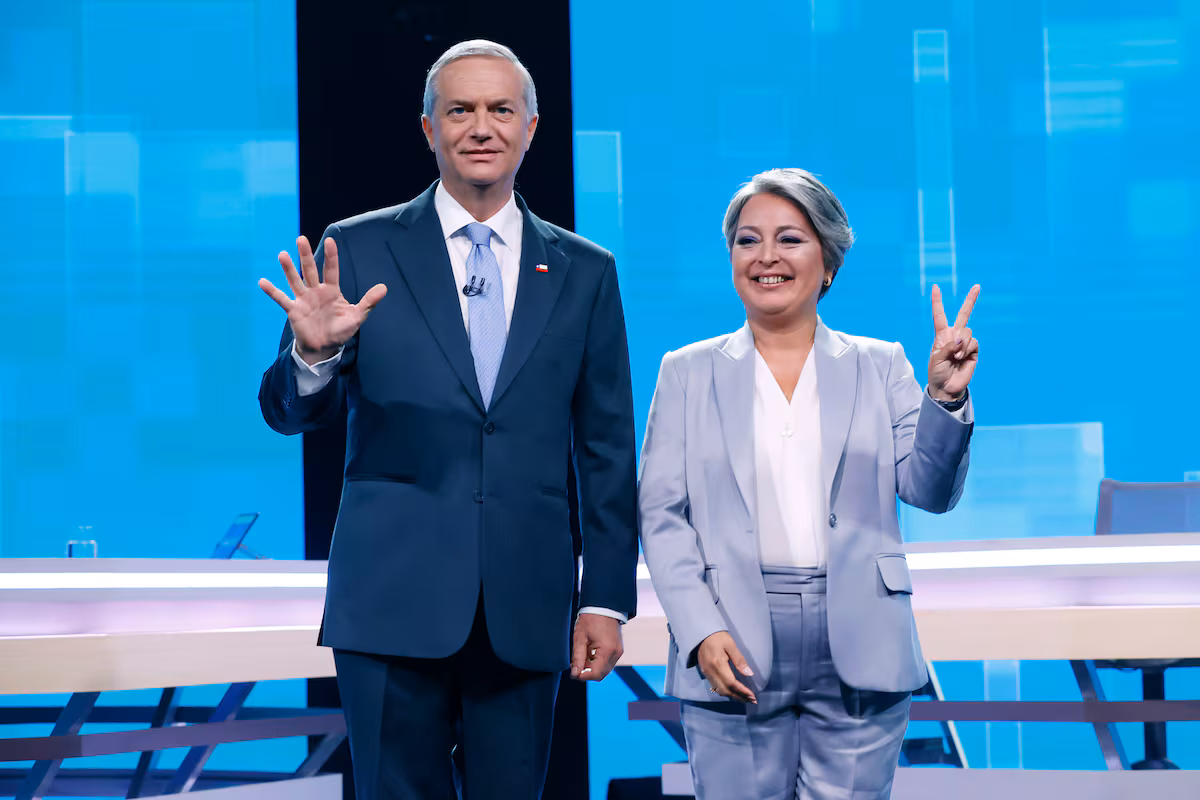 Compare las propuestas de José Antonio Kast y Jeannette Jara, los candidatos presidenciales en Chile EL PAÍS
