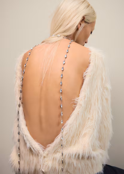 Del pantalón ‘harem’ a la boa de piel: las tendencias más apetecibles para un ‘look’ de Nochevieja Del pantalón ‘harem’ a la boa de piel: las tendencias más apetecibles para un ‘look’ de Nochevieja