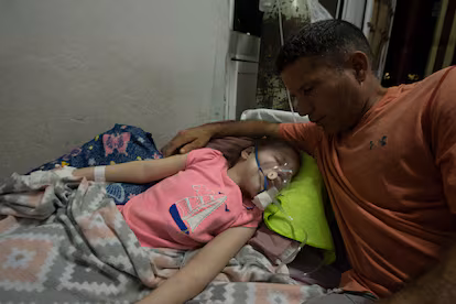 Recluidos en un hospital de Cuba: cuando la luz es una cuestión de vida o muerte Recluidos en un hospital de Cuba: cuando la luz es una cuestión de vida o muerte