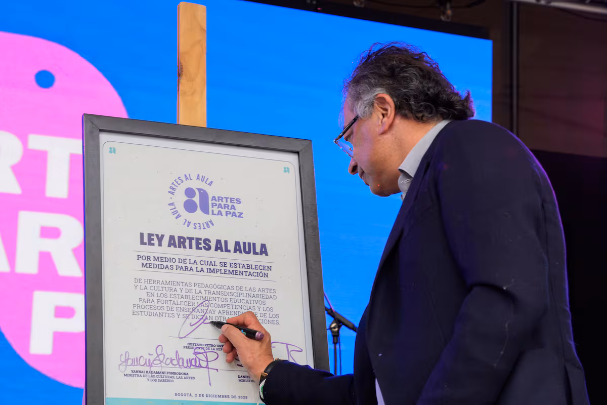 De Arauca a Tumaco, los educadores aplauden la ley que convierte el arte en asignatura obligatoria en los colegios públicos EL PAÍS
