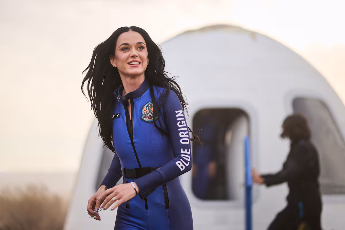 De Katy Perry en el espacio al tanga con vello púbico de Kim Kardashian: 2025 resumido en 21 momentos muy pop EL PAÍS