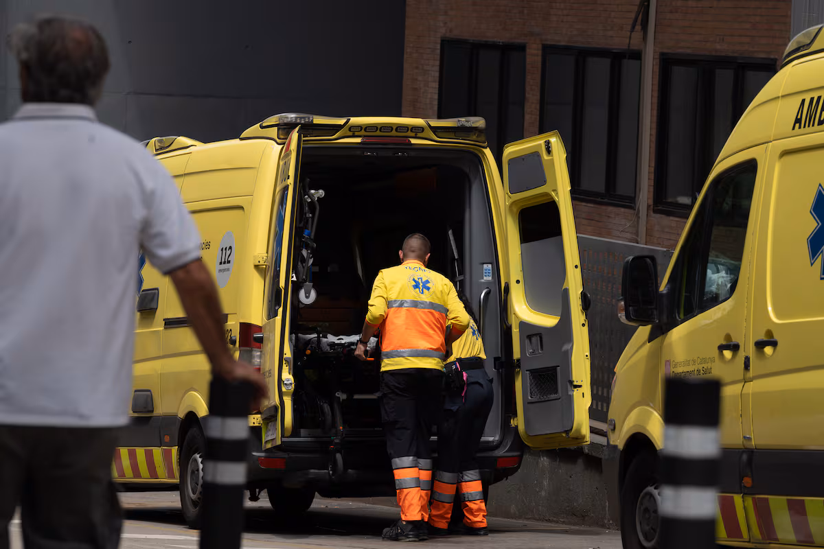 Detenido un sanitario por varios robos en ambulancias y hospitales de Valladolid EL PAÍS