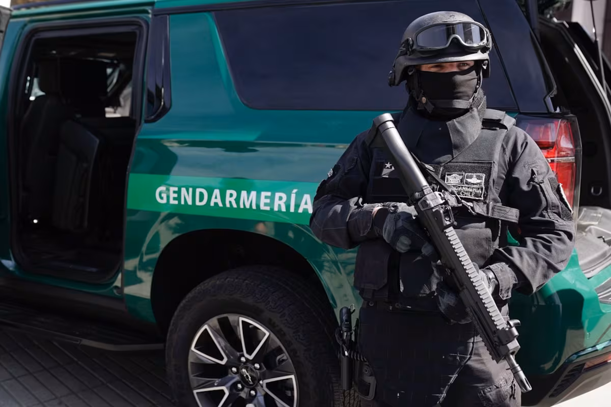 Detenidos 44 gendarmes por una red de corrupción en las cárceles chilenas EL PAÍS