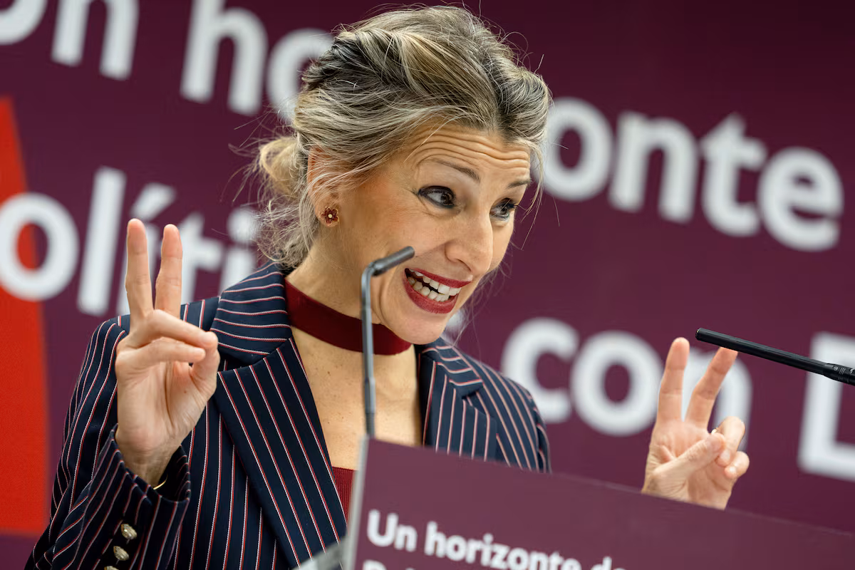 Díaz acelera la norma para evitar que las empresas absorban la subida del salario mínimo con la eliminación de pluses EL PAÍS