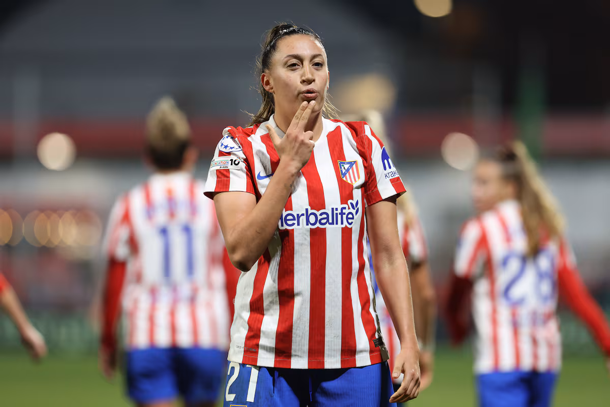 El Atlético salva un empate ante el Bayern para rozar la siguiente ronda de la Champions femenina Fiamma celebra su gol ante el Bayern este miércoles en el Centro Deportivo Wanda, en Alcalá de Henares.