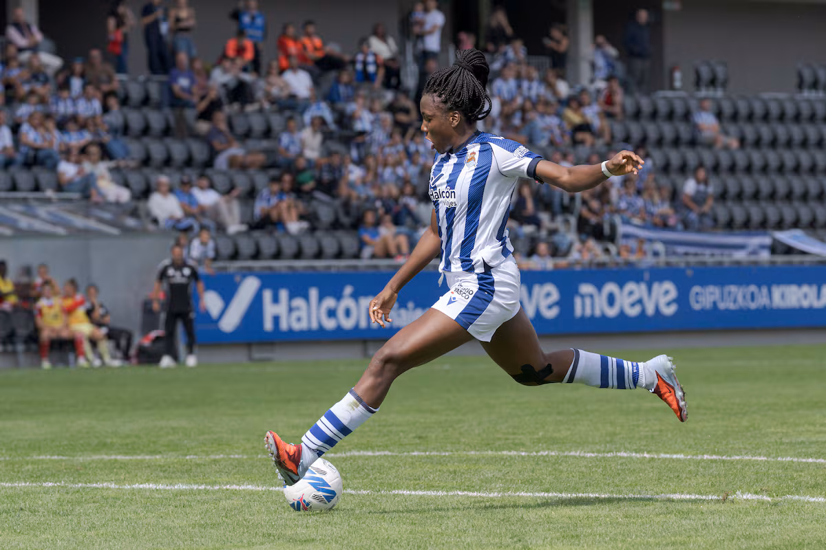 El Bayern recupera a Edna Imade, la futbolista estrella de la Real Sociedad que ya ha debutado con España EL PAÍS