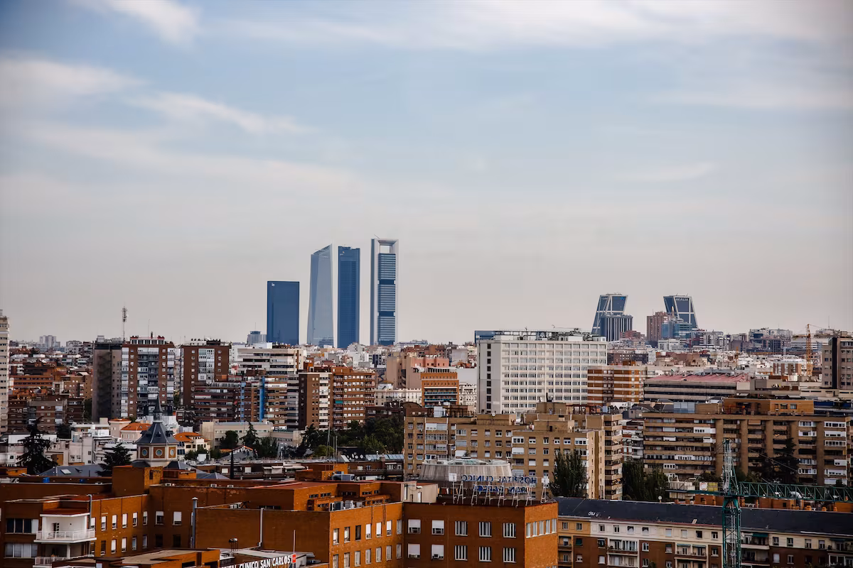 El Gobierno actualiza los coeficientes de plusvalía y penaliza las compraventas especulativas de vivienda EL PAÍS