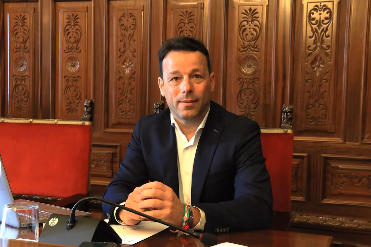 El PSOE desvincula al exalcalde de Linares (Jaén) de una acusación de acoso sexual EL PAÍS