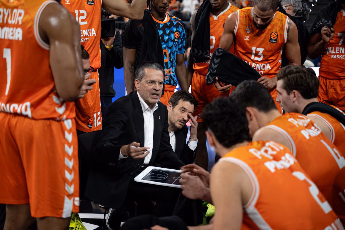 El Valencia Basket se blinda en Israel EL PAÍS