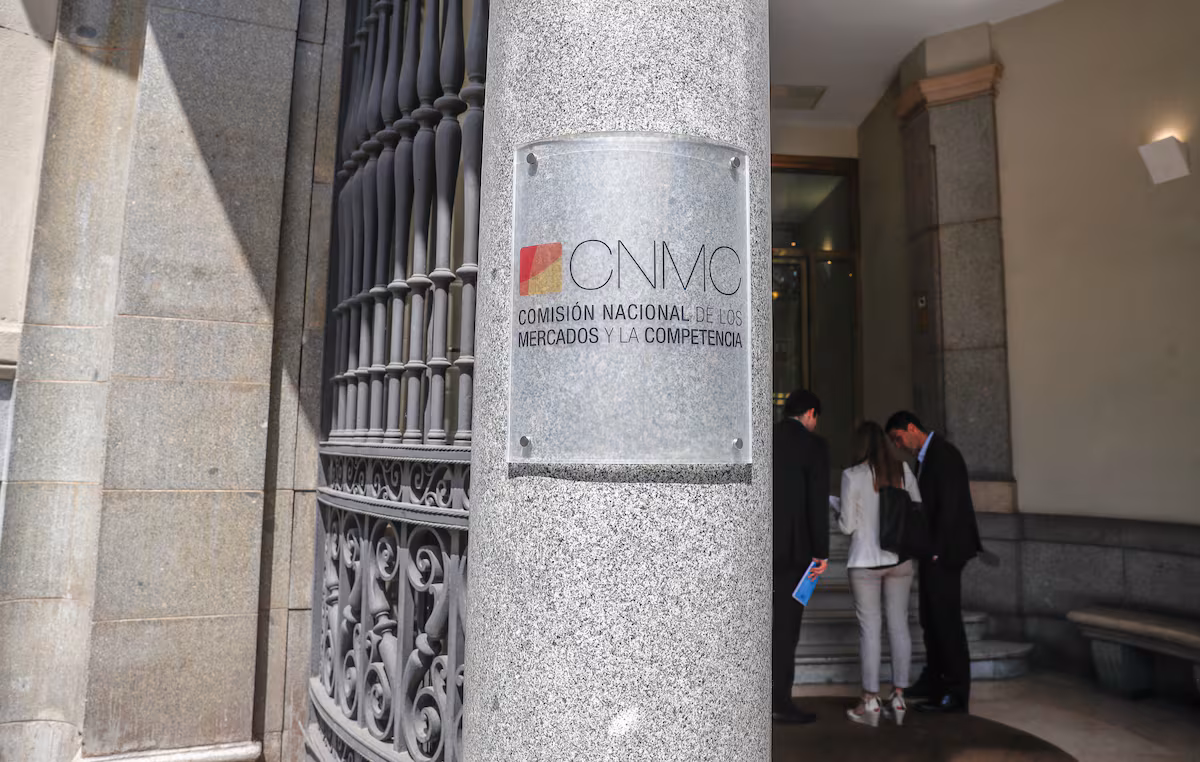 El consejo de la CNMC destituye al subdirector de Regulación en plena batalla sobre la retribución de las redes Cinco Días