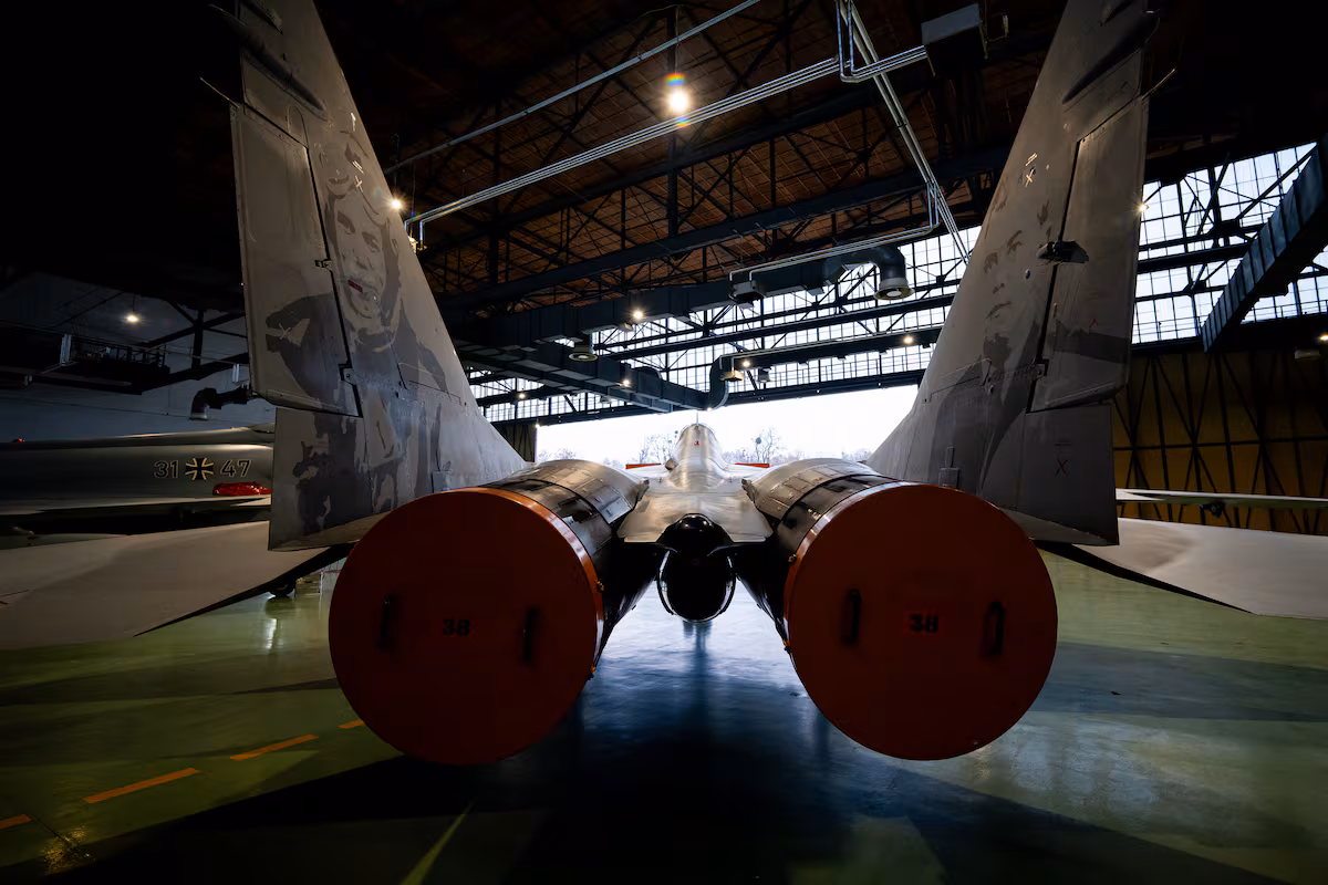 El futuro avión de combate europeo, en riesgo: Francia y Alemania pugnan por el liderazgo del proyecto en el que está Indra EL PAÍS
