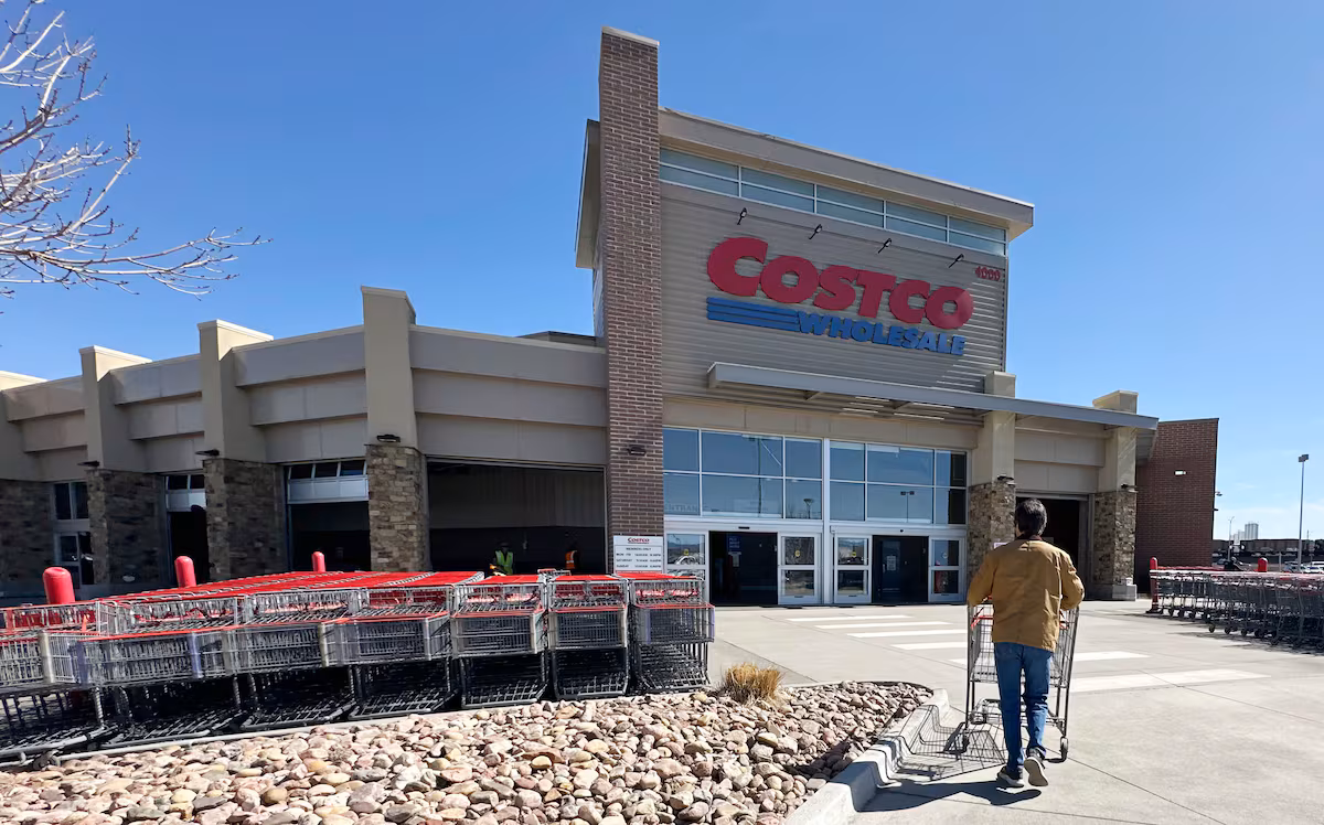 El gigante de los supermercados Costco demanda al Gobierno de Estados Unidos la devolución de los aranceles antes de la decisión del Supremo EL PAÍS