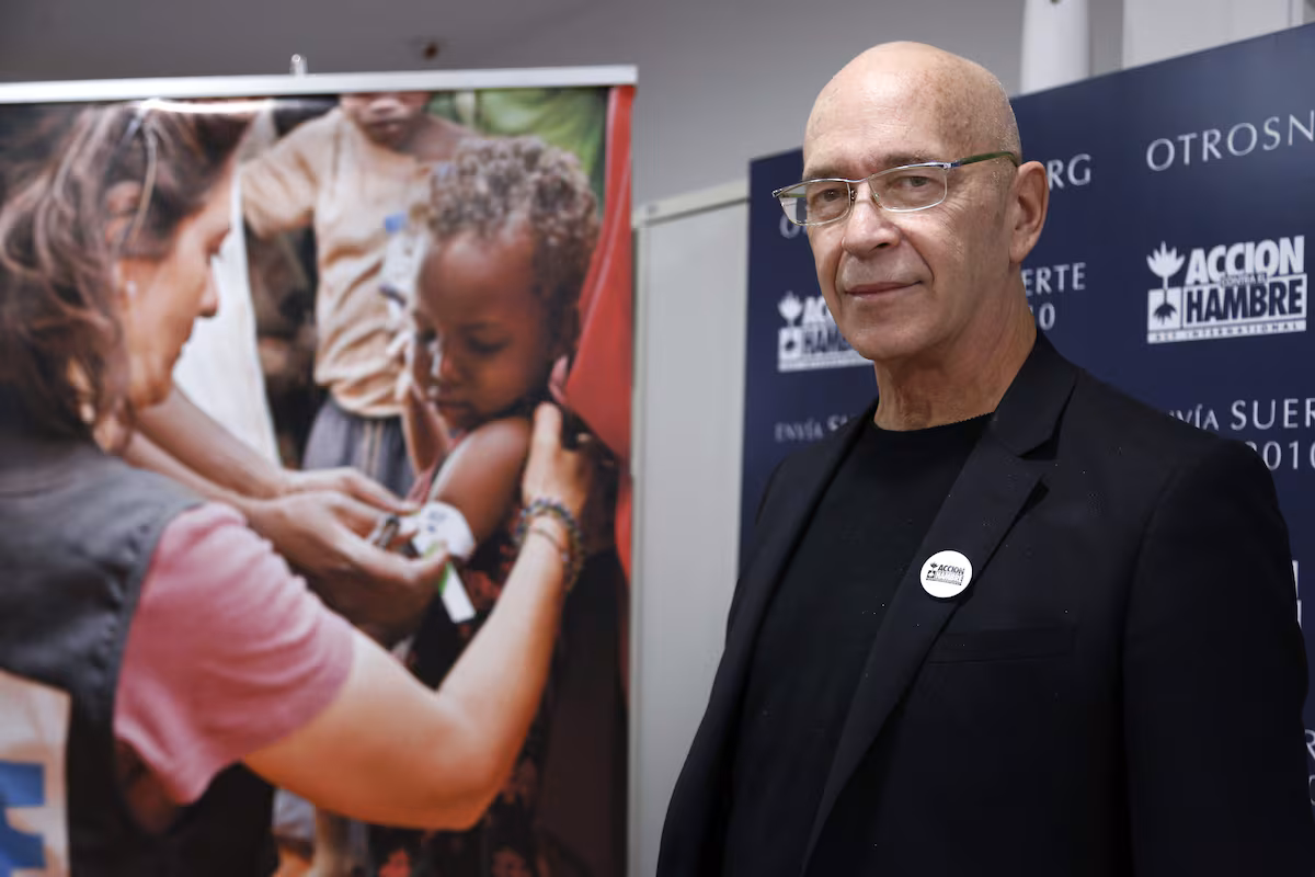 El homenaje del lotero de un pueblo de Murcia al calvo de la Lotería de Navidad, fallecido en 2024: migas, arroz caldero y amigos de Reino Unido EL PAÍS