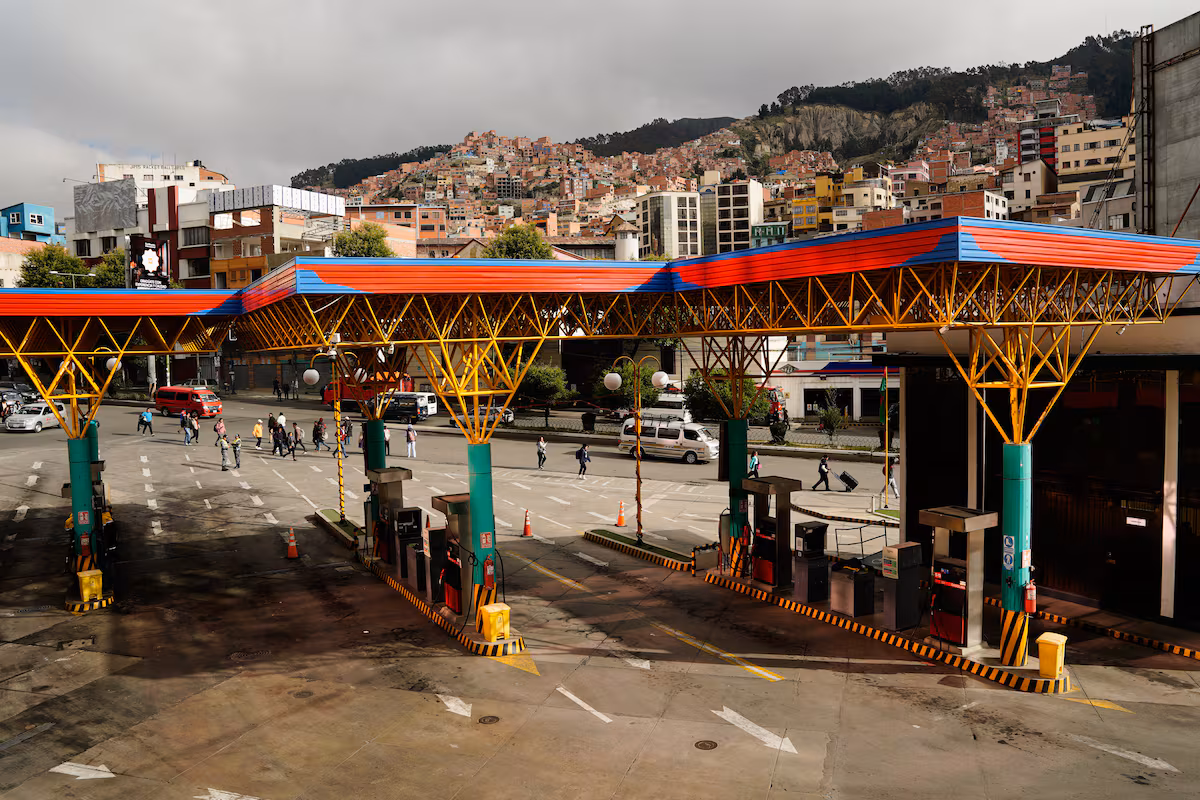 El presidente de Bolivia elimina por decreto la subvención a la gasolina y genera una ola de rechazos Caio Ruvenal