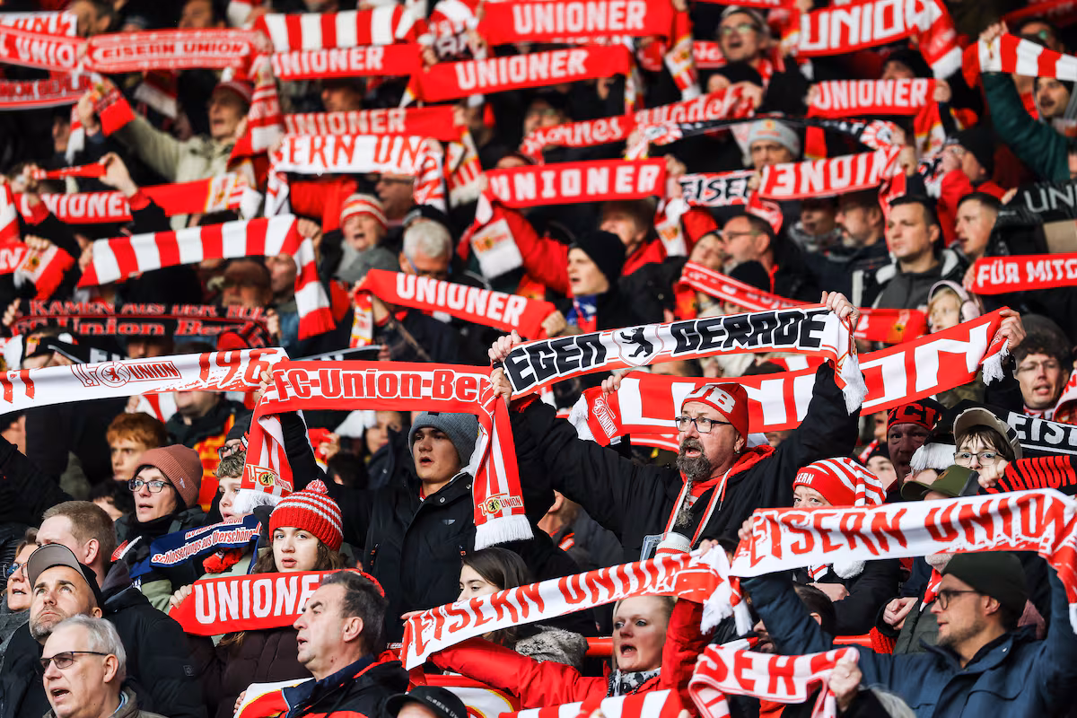En la grada del estadio, allí donde vibra el espíritu berlinés EL PAÍS