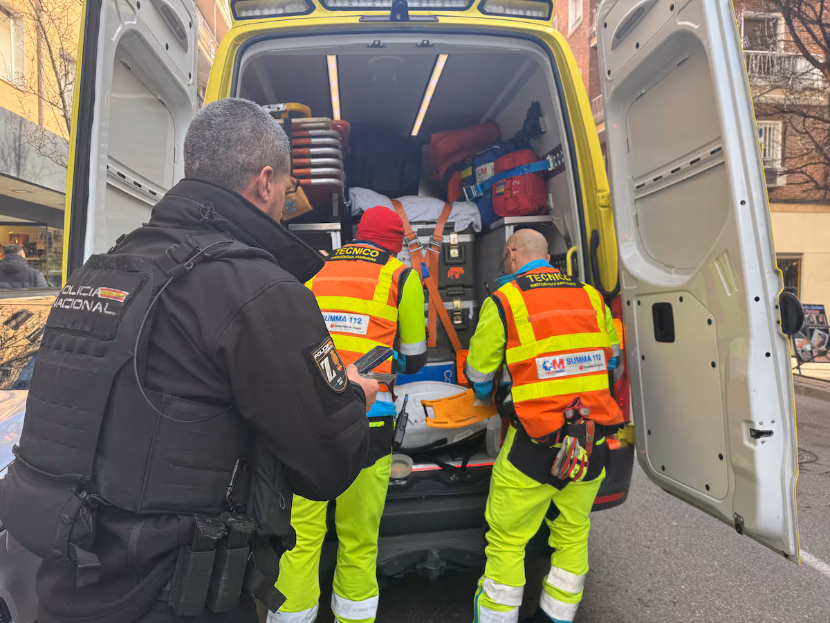 Fallece un hombre de 60 años en Madrid tras ser acuchillado en una pierna, lo que le provocó una hemorragia mortal EL PAÍS