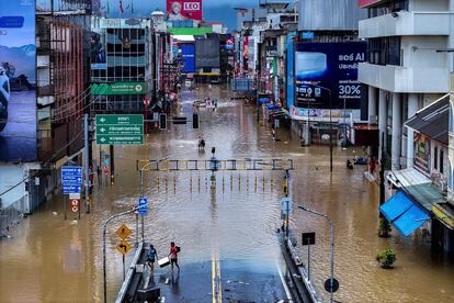 Más de un millar de muertos por las inundaciones y corrimientos de tierra en el sudeste asiático Más de un millar de muertos por las inundaciones y corrimientos de tierra en el sudeste asiático