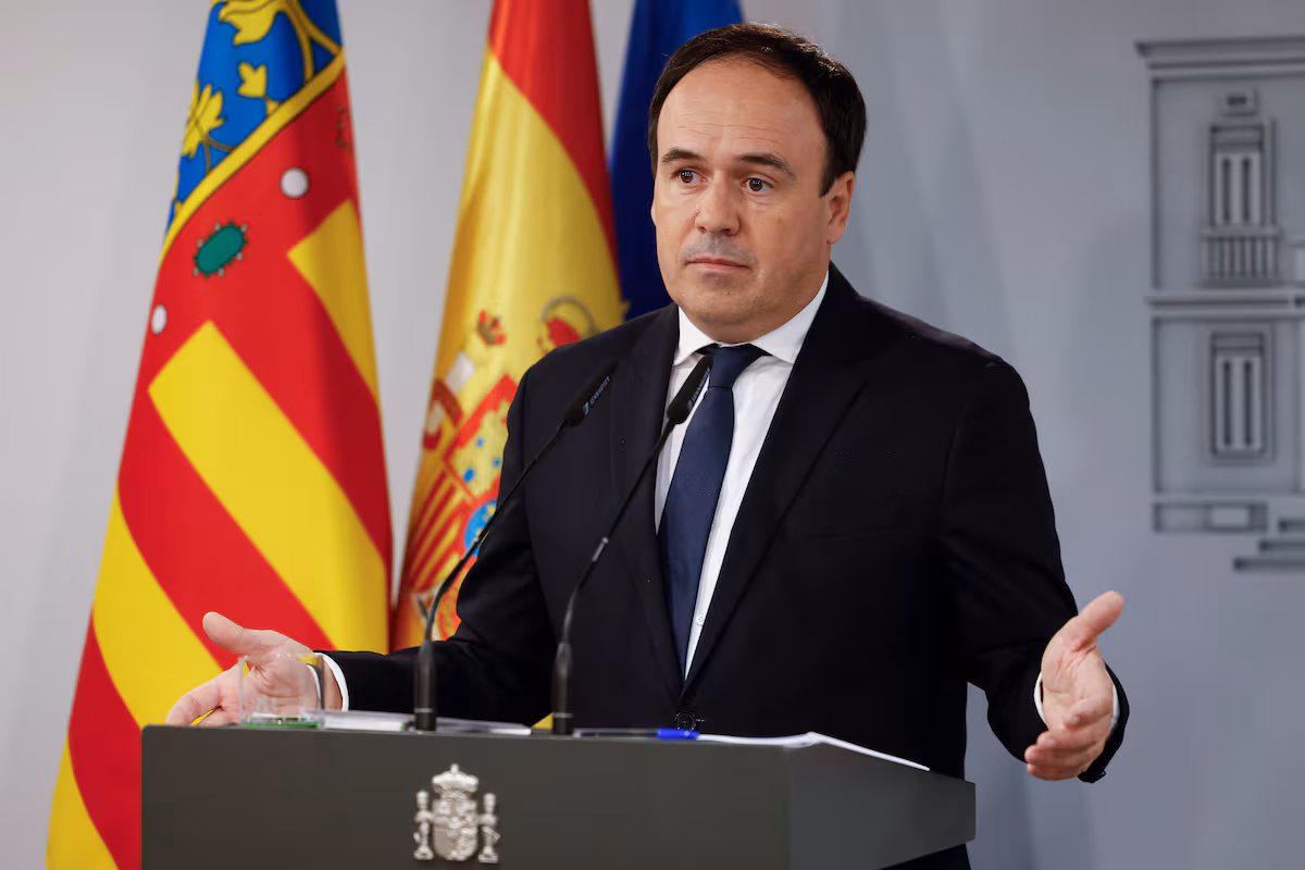 Génova aprueba una gestora en el PP valenciano presidida por Pérez Llorca EL PAÍS