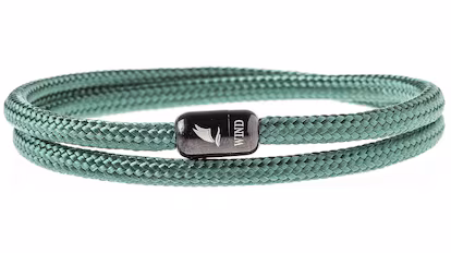 5 pulseras de hombre superventas para acertar con el regalo de Reyes Pulsera magnética de color verde.