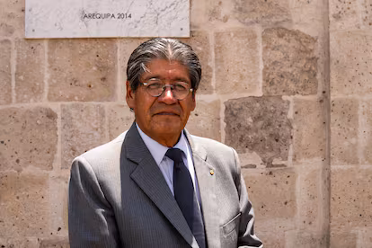 Diez años de custodia de los libros personales de Mario Vargas Llosa: la guardiana de la biblioteca del Nobel en Arequipa Diez años de custodia de los libros personales de Mario Vargas Llosa: la guardiana de la biblioteca del Nobel en Arequipa
