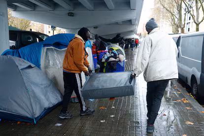 Badalona y el B9: historia de algo más que un desalojo Badalona y el B9: historia de algo más que un desalojo