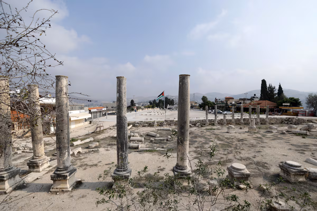 Israel confisca decenas de piezas arqueológicas en Cisjordania y los traslada a un museo israelí EL PAÍS