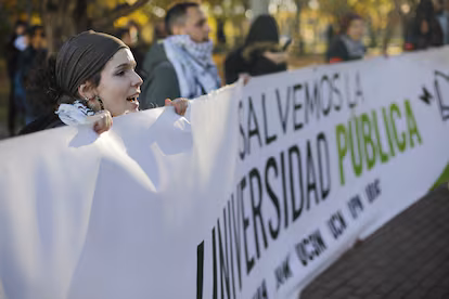 La universidad madrileña se vacía en el primer día de huelga contra las políticas de Ayuso: “El seguimiento es masivo” Huelga Universidad Complutense