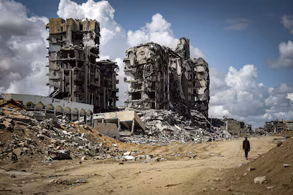 Un conservatorio en una Gaza en ruinas, el hambre en Tigray y los rostros de las protestas en Kenia: 12 imágenes que marcaron nuestro 2025 Diario póstumo de Fátima Hassouna