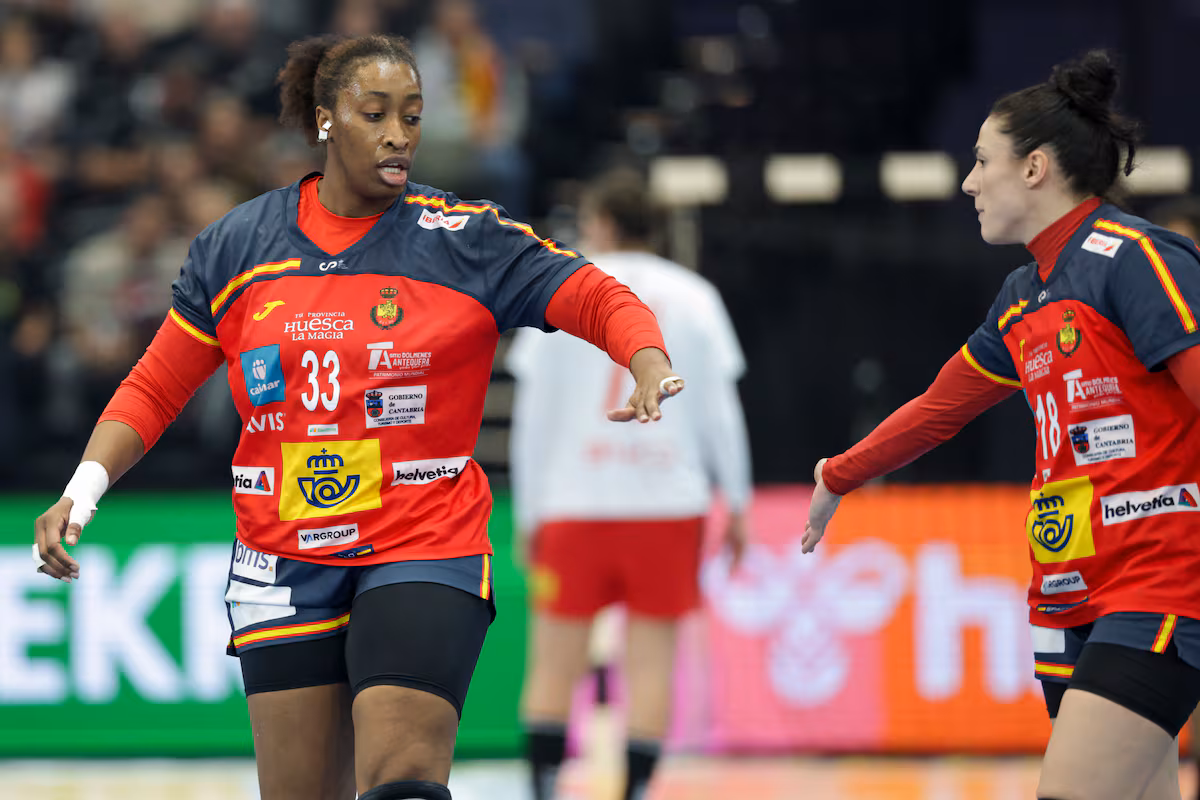 Jugadoras de la selección de balonmano denuncian insultos racistas en redes durante el Mundial EL PAÍS