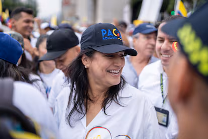 Las tres mujeres con las que Uribe busca aglutinar a la derecha y arrebatarle el poder a Petro Las tres mujeres con las que Uribe busca aglutinar a la derecha y arrebatarle el poder a Petro