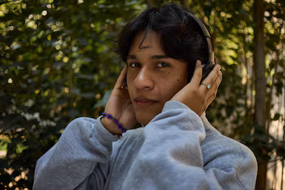 Mexico’s Generation Z is growing up with precariousness, uncertainty and political distrust. And social media is their primary source of information Mexico’s Generation Z is growing up with precariousness, uncertainty and political distrust. And social media is their primary source of information