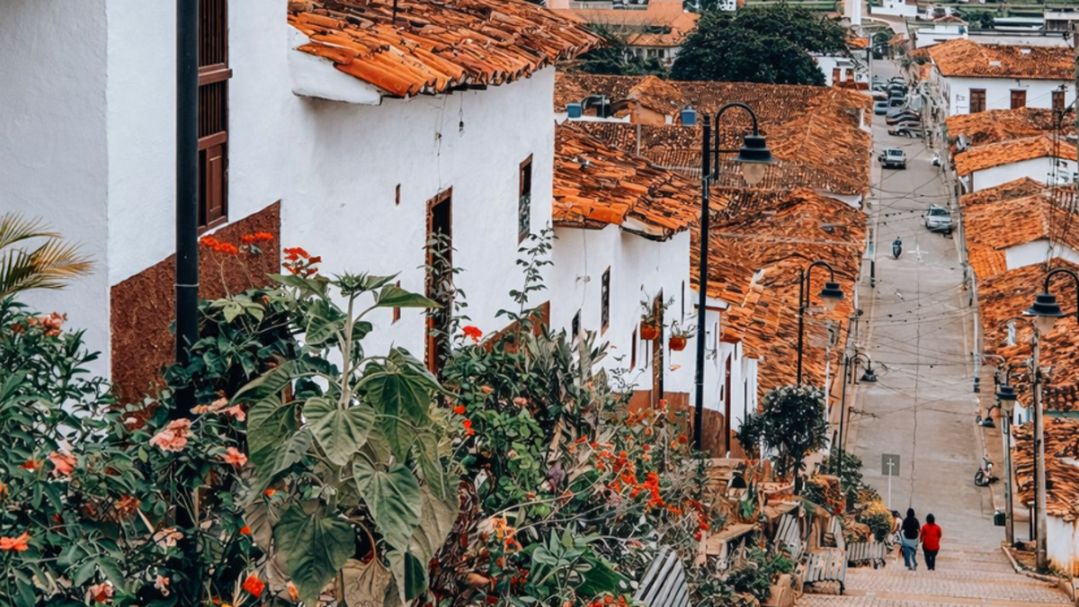 La Ciudad Levítica de Santander: historia indígena, cuevas milenarias y un destino rural reconocido entre los mejores de Colombia La Ciudad Levítica de Santander: historia indígena, cuevas milenarias y un destino rural reconocido entre los mejores de Colombia