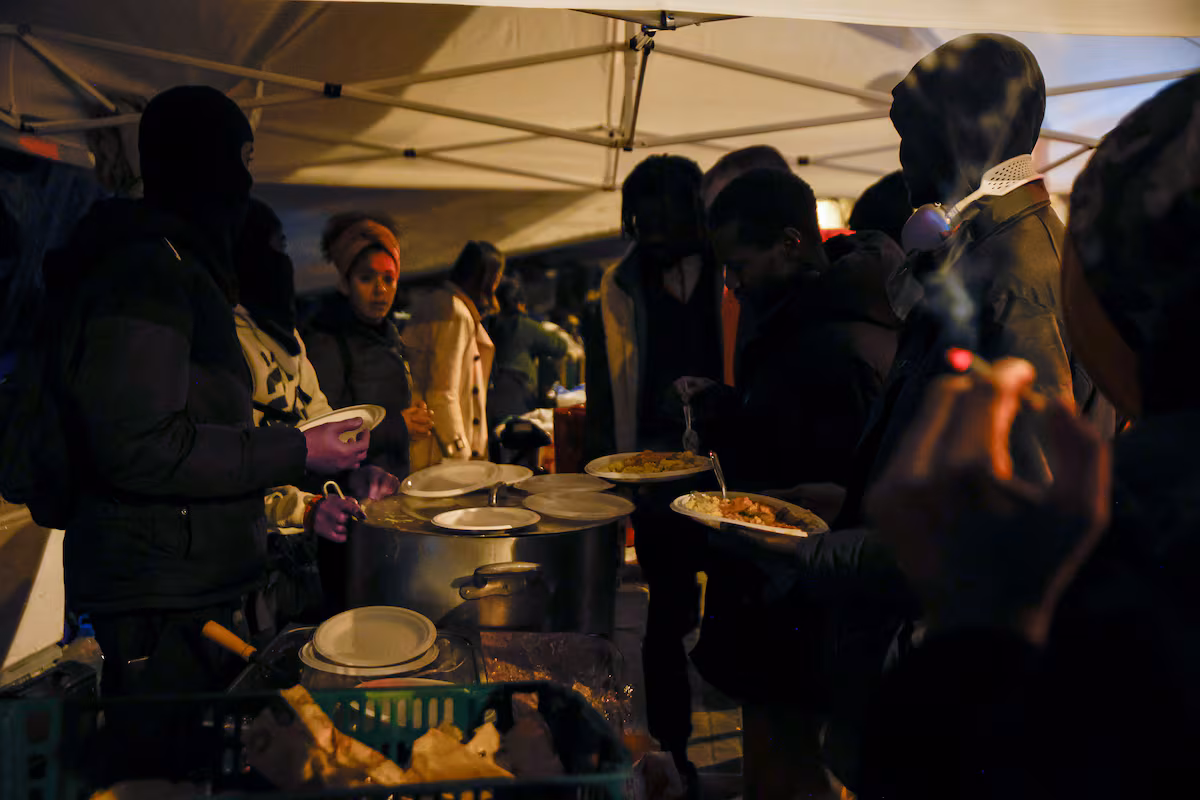 La Navidad no llegó al B9: más de 80 tiendas de campaña siguen bajo la C-31 EL PAÍS