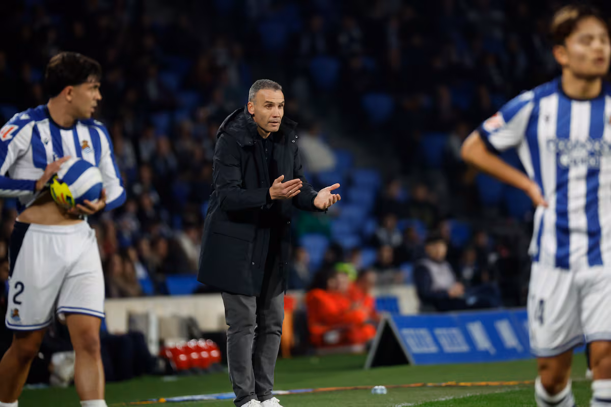 La Real Sociedad destituye a Sergio Francisco y nombra, de manera interina, a Jon Ansotegi EL PAÍS