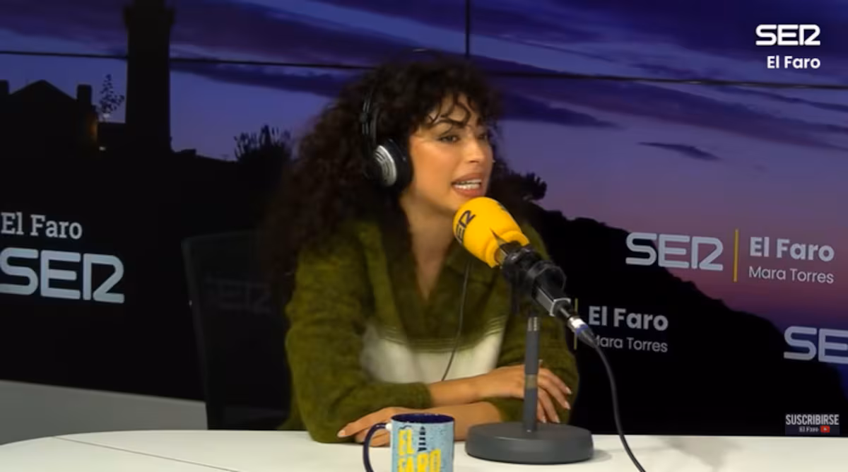 La actriz de ‘Élite’, Mina El Hammani, habla del parón laboral entre series: “A mis padres no les decía que estaba trabajando en un bar” EL PAÍS