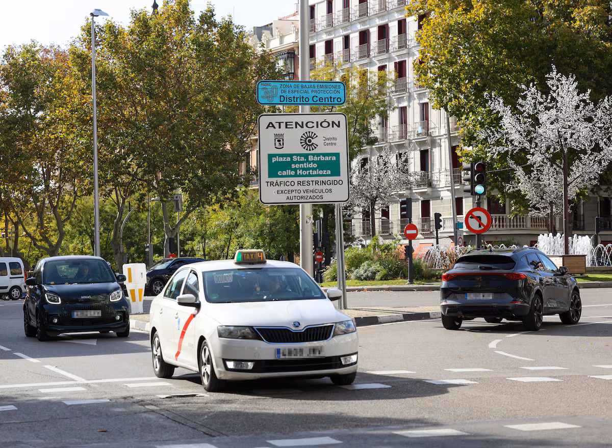La calidad del aire mejora en Madrid, pero todavía no está en los niveles saludables que marca la OMS EL PAÍS