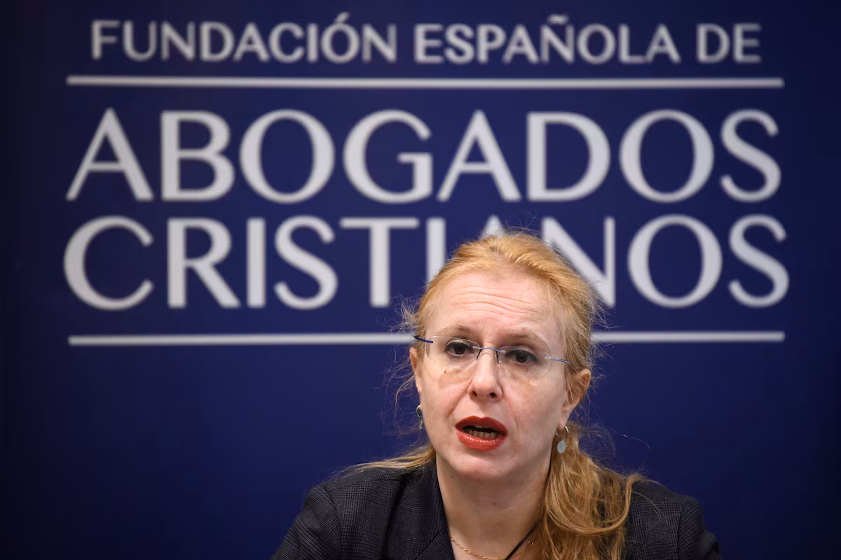 La comisión que evalúa la eutanasia en Cataluña estalla contra la ofensiva ultracatólica: “Quieren meternos miedo” EL PAÍS