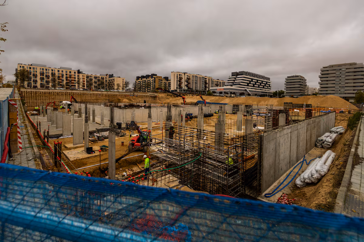 La construcción echa el freno y atasca la vivienda protegida EL PAÍS