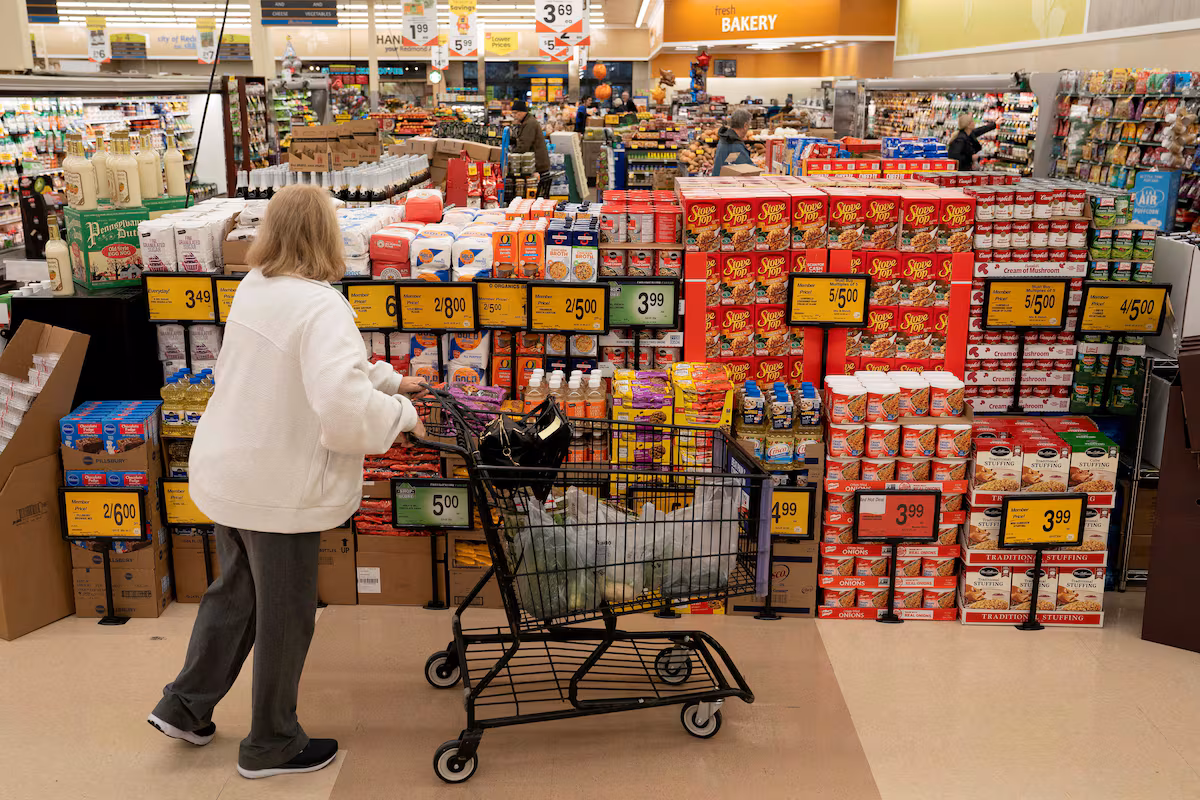 La inflación en EE UU se modera por sorpresa en noviembre hasta el 2,7% y da un respiro a Trump EL PAÍS