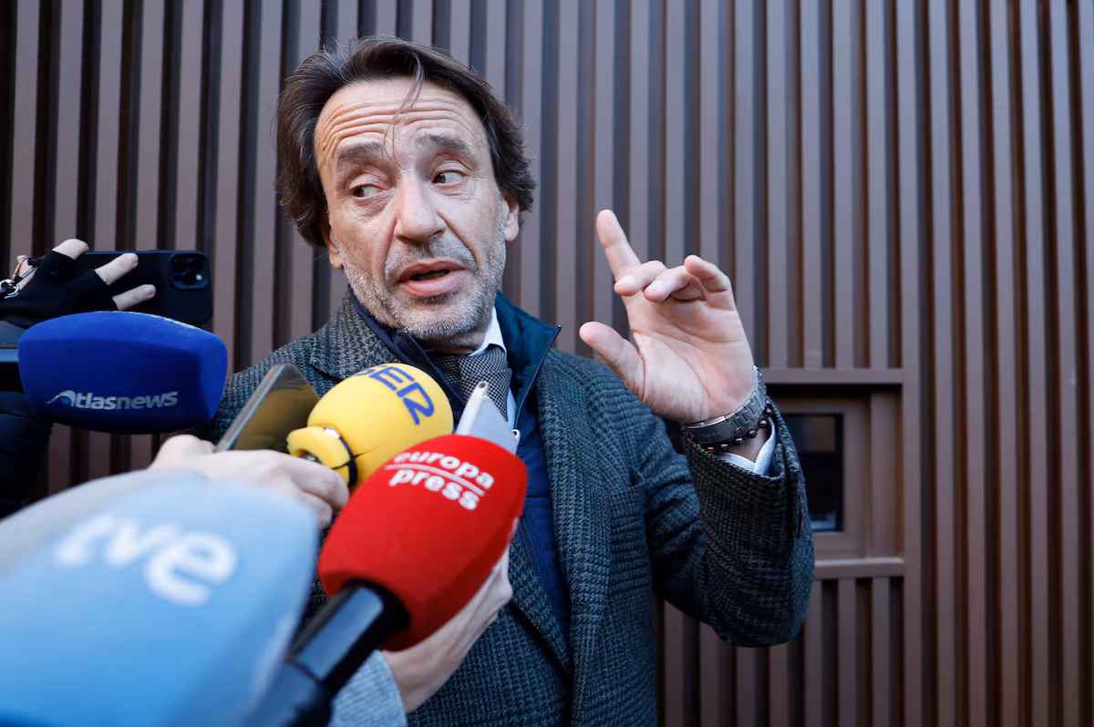 La mano derecha de Mazón dice que no recuerda haberle ordenado a Pradas que no molestase al ‘president’ el día de la dana La mano derecha de Mazón dice que no recuerda haberle ordenado a Pradas que no molestase al ‘president’ el día de la dana