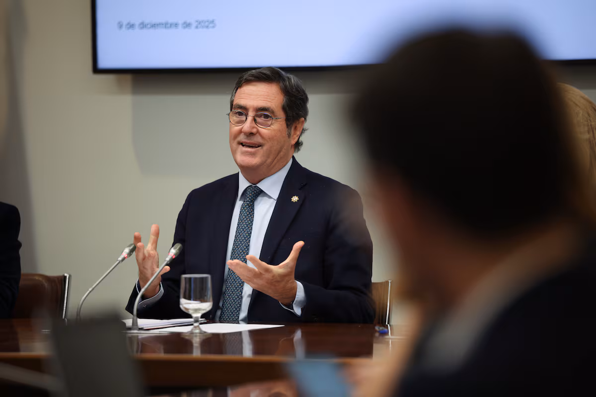 La patronal propone subir el salario mínimo un 1,5%, por debajo de la inflación de este año EL PAÍS