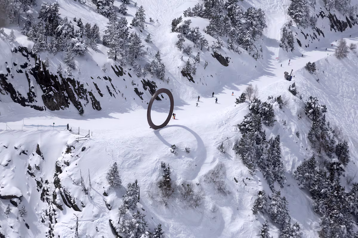 La temporada de nieve en las estaciones del Pirineo francés y Andorra: esquí, multitud de actividades y novedades EL PAÍS