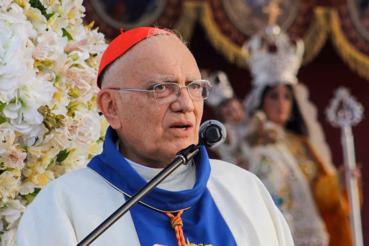 Las autoridades chavistas impiden al cardenal Baltazar Porras salir de Venezuela y anulan su pasaporte EL PAÍS