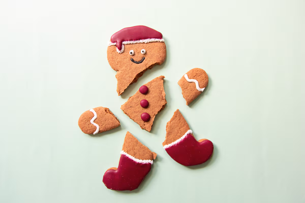 Lo más odioso de la comida de Navidad: pelmazos en la cocina, atracones o sobremesas eternas EL PAÍS