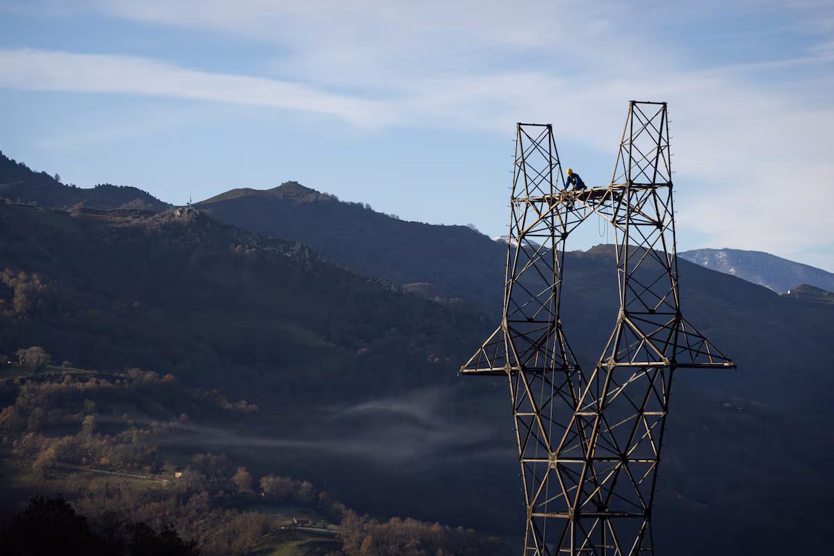 Los consumidores pagarán unos 500 millones por el servicio de apoyo de las empresas a la operación de REE Cinco Días