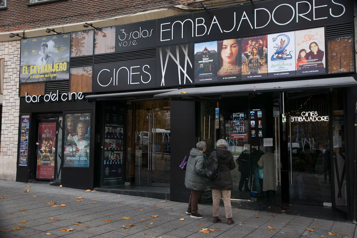 Los martes, cine para mayores: la iniciativa que cambia los hábitos de las salas e impulsa los estrenos españoles EL PAÍS