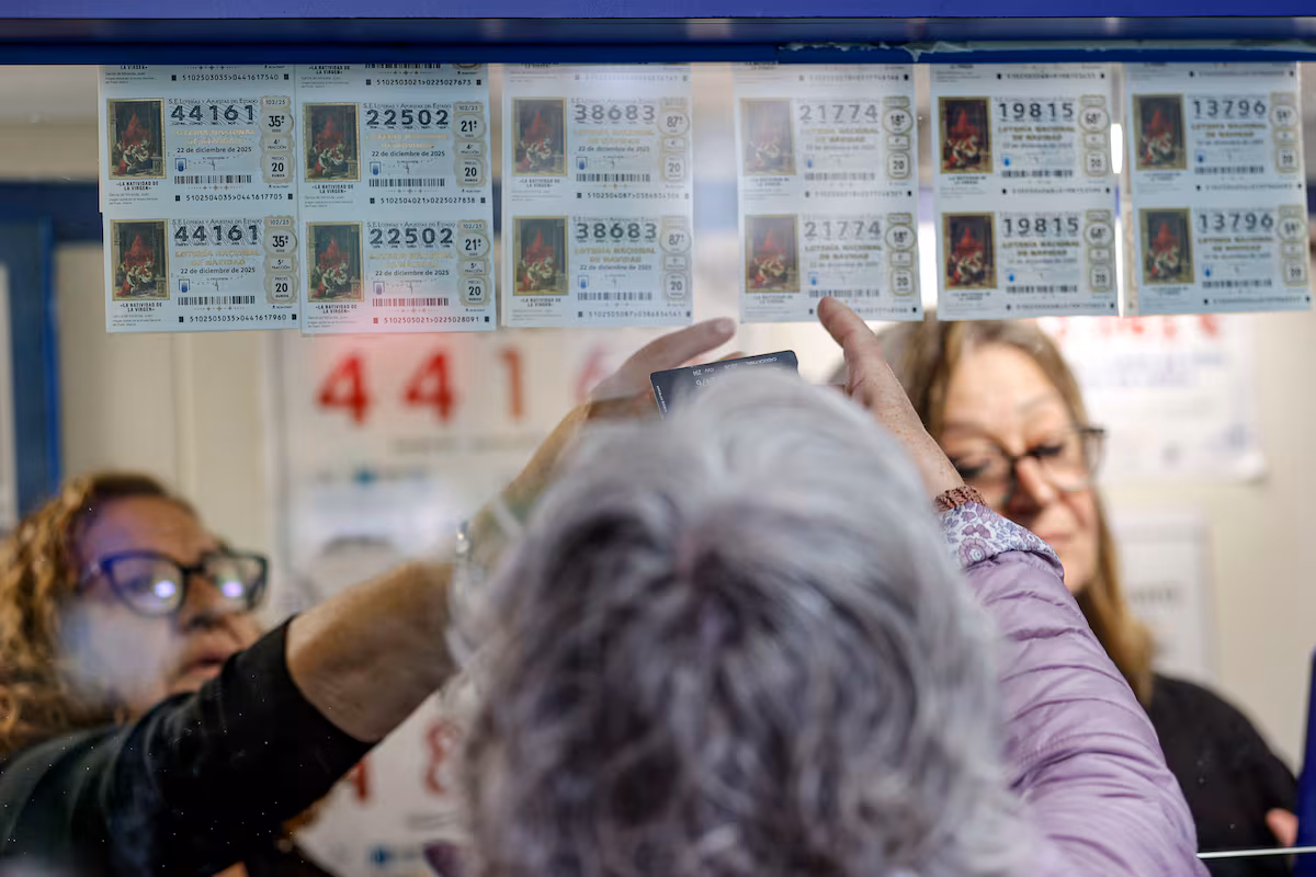 Lotería de Navidad 2025: ¿cuánto dinero se queda Hacienda de cada premio? ¿Cambia si se comparte? EL PAÍS